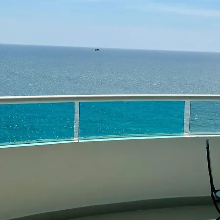 Vive Al Estilo Cartagenero Frente Al Mar Y Al *