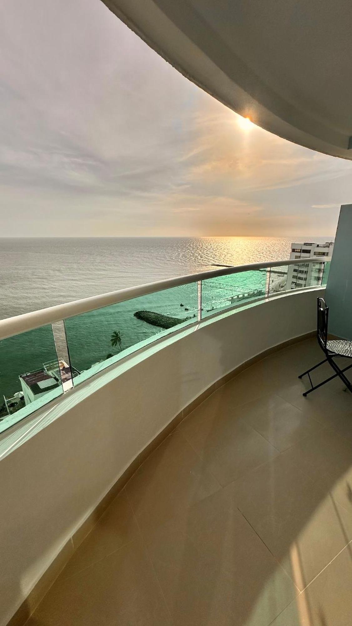 Vive Al Estilo Cartagenero Frente Al Mar Y Al Cartagena