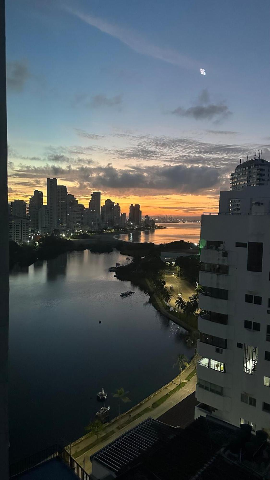 Vive Al Estilo Cartagenero Frente Al Mar Y Al *